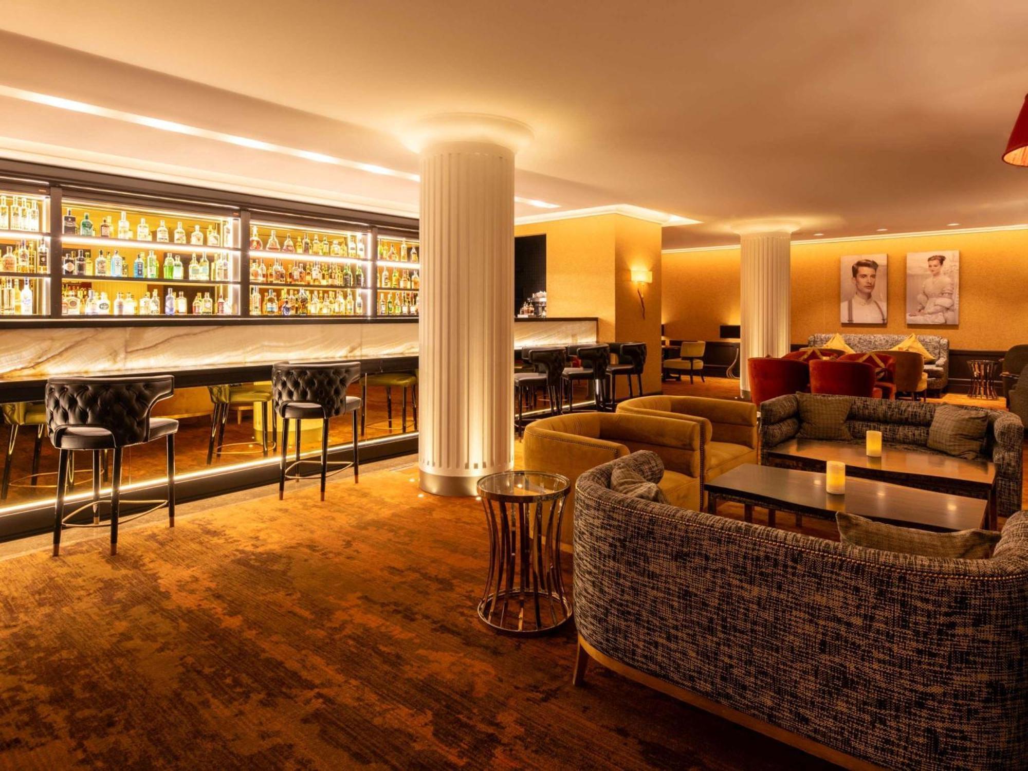 Sofitel Frankfurt Opera Ξενοδοχείο Φραγκφούρτη Εξωτερικό φωτογραφία The bar at the 2018 London Design Festival