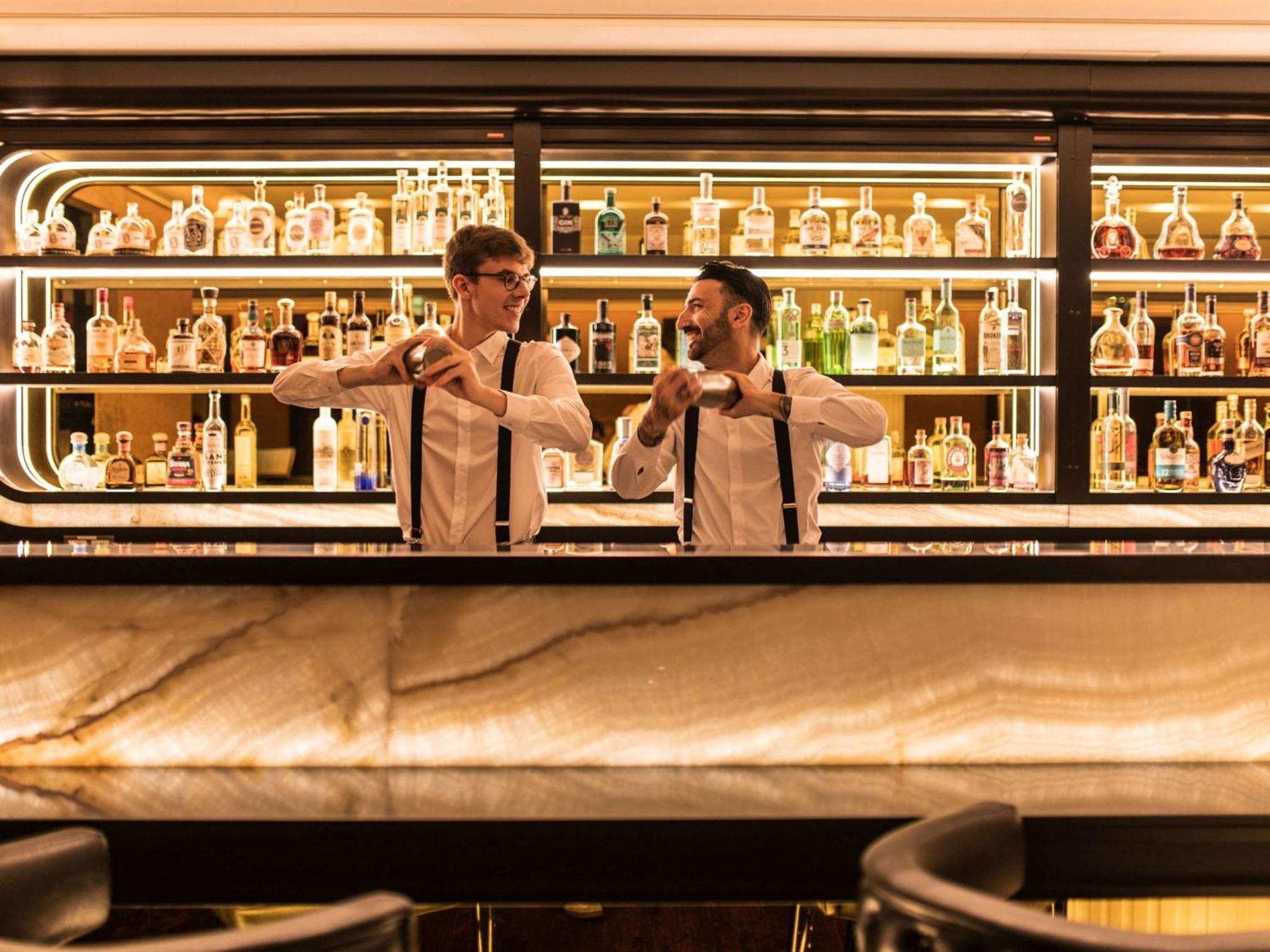 Sofitel Frankfurt Opera Ξενοδοχείο Φραγκφούρτη Εξωτερικό φωτογραφία The bar at the London Edition