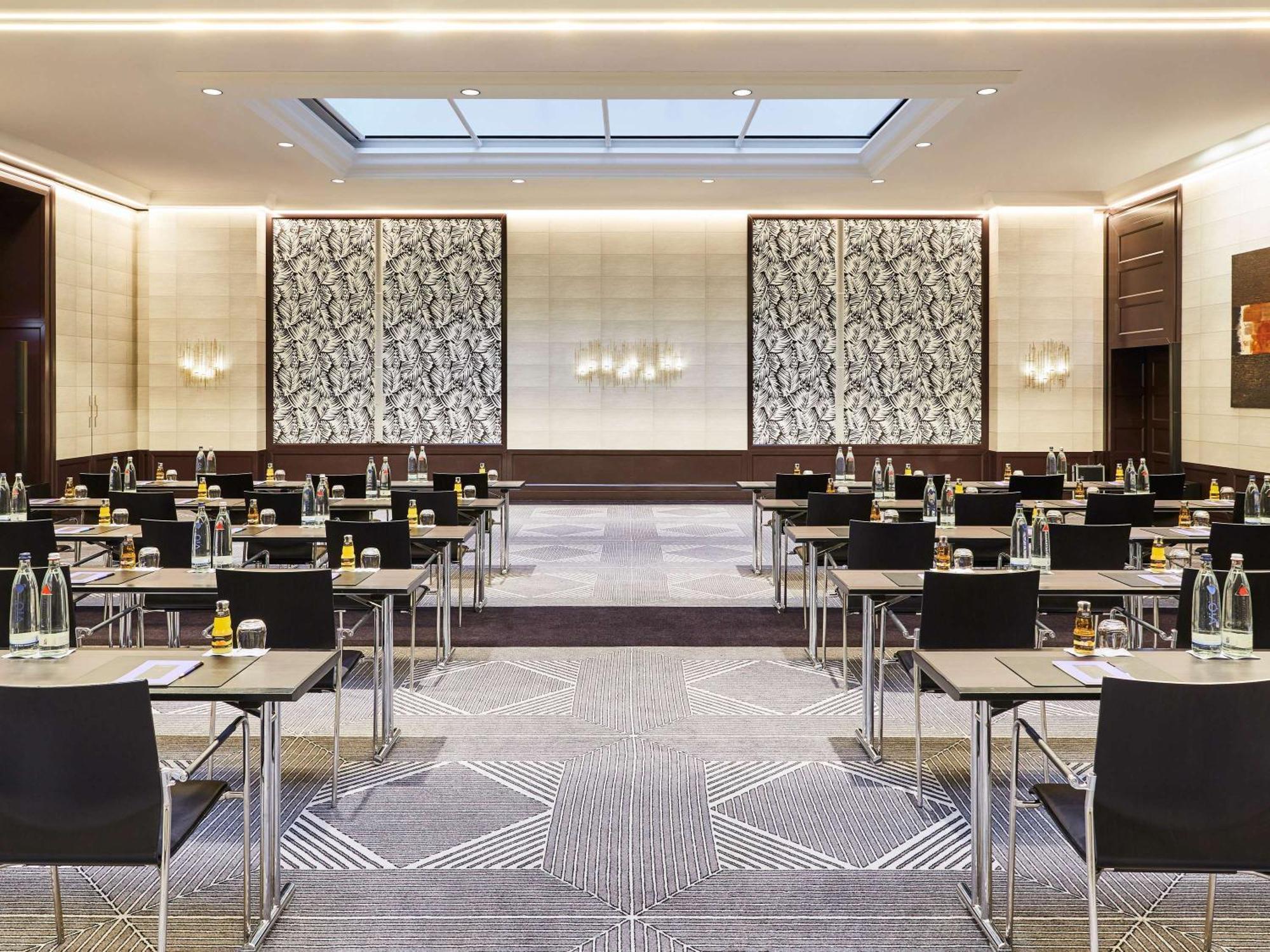 Sofitel Frankfurt Opera Ξενοδοχείο Φραγκφούρτη Εξωτερικό φωτογραφία Meeting room