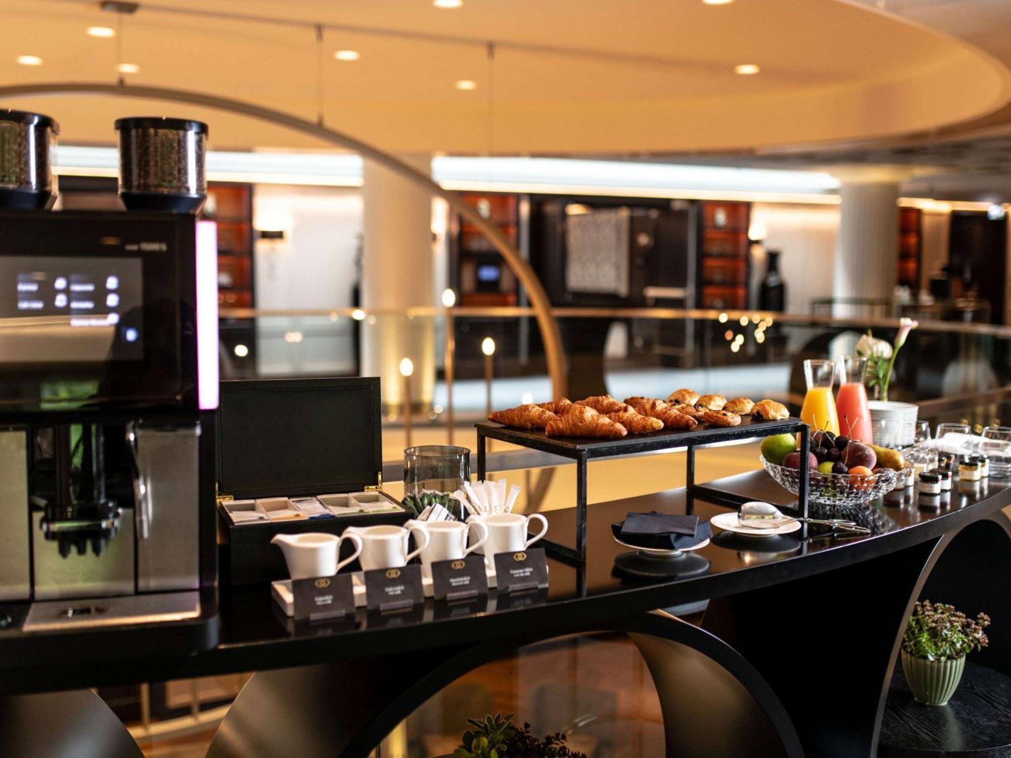 Sofitel Frankfurt Opera Ξενοδοχείο Φραγκφούρτη Εξωτερικό φωτογραφία The Coffee Shop