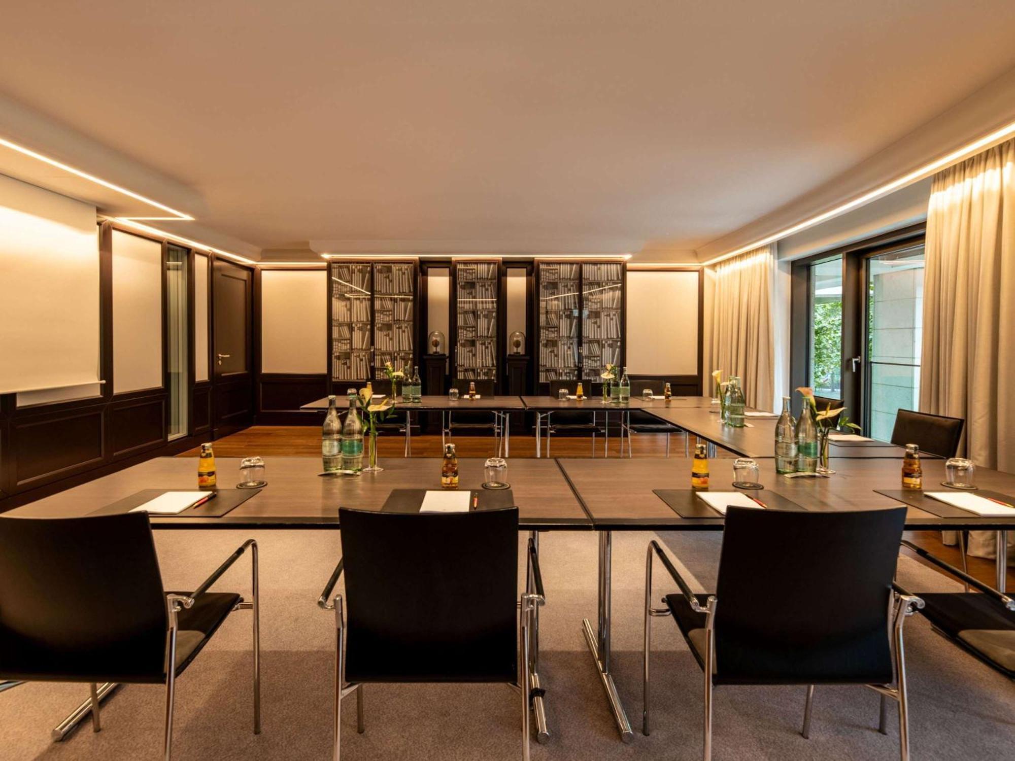 Sofitel Frankfurt Opera Ξενοδοχείο Φραγκφούρτη Εξωτερικό φωτογραφία Meeting room