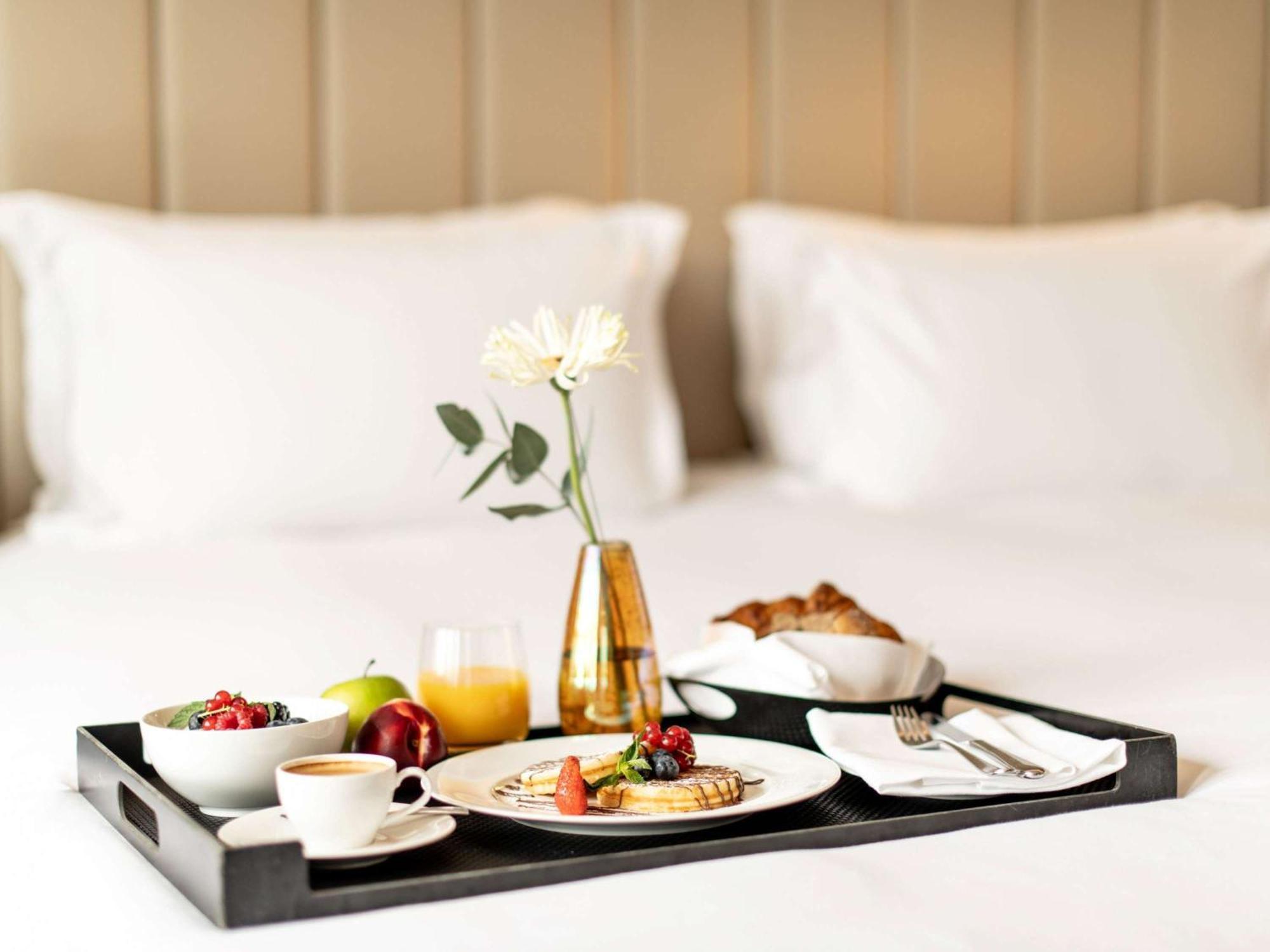Sofitel Frankfurt Opera Ξενοδοχείο Φραγκφούρτη Εξωτερικό φωτογραφία Room service